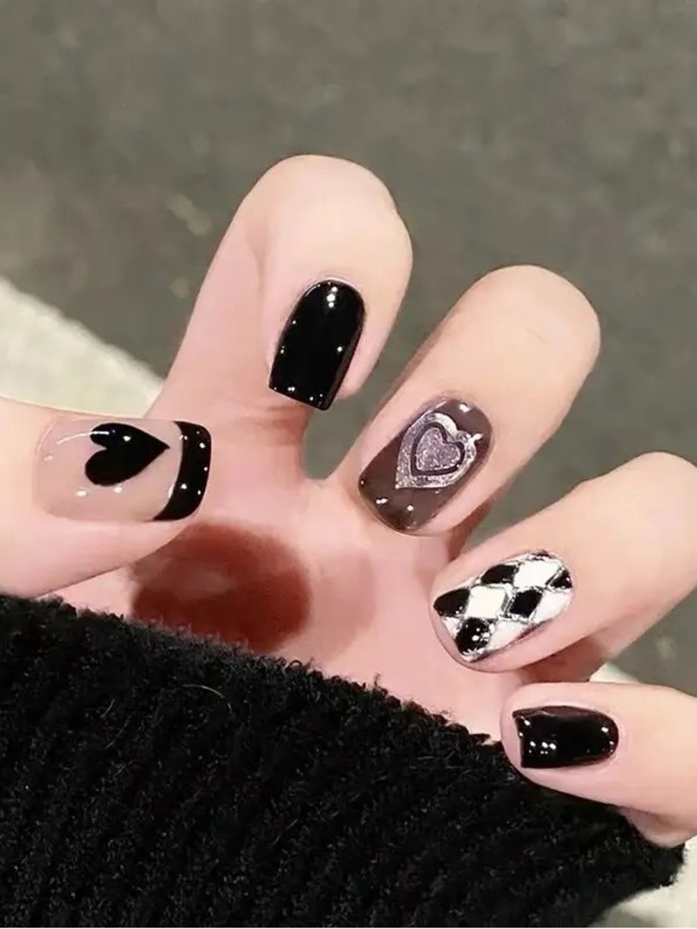 3/$40 NIB 24 Pcs Heart 🖤 Pattern Press On Nails